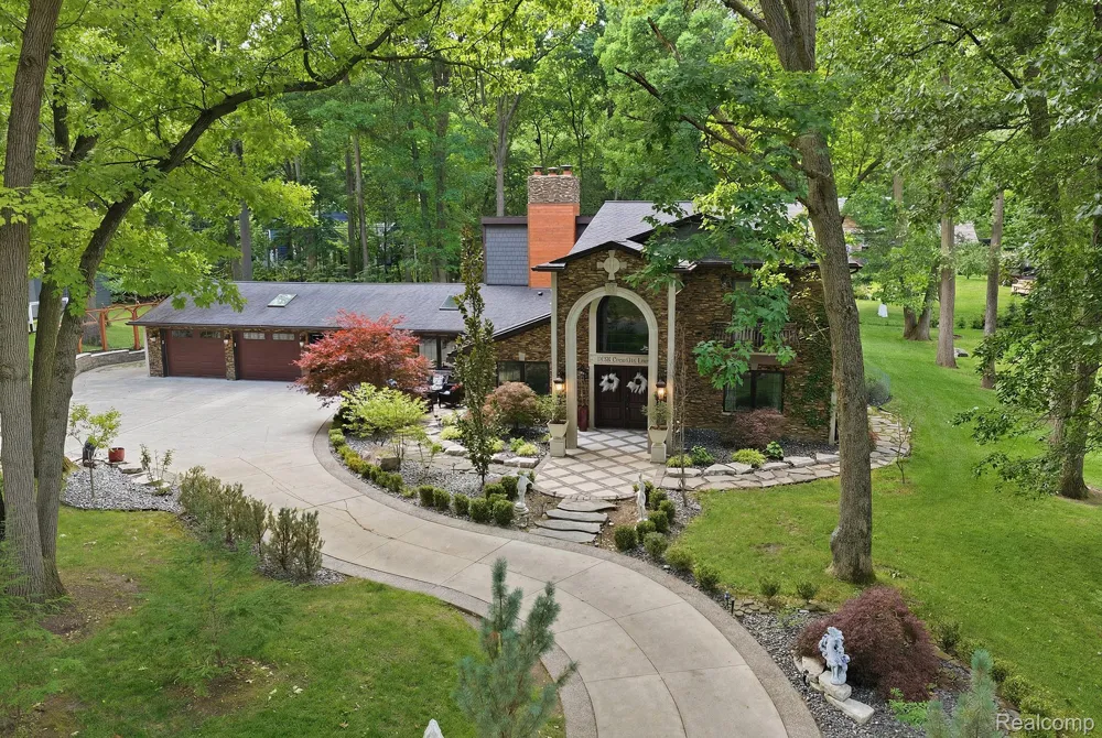 1258 Priscilla Lane Rochester Hills City, MI 48309