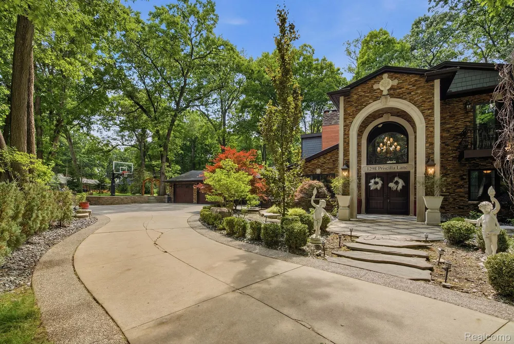 1258 Priscilla Lane Rochester Hills City, MI 48309