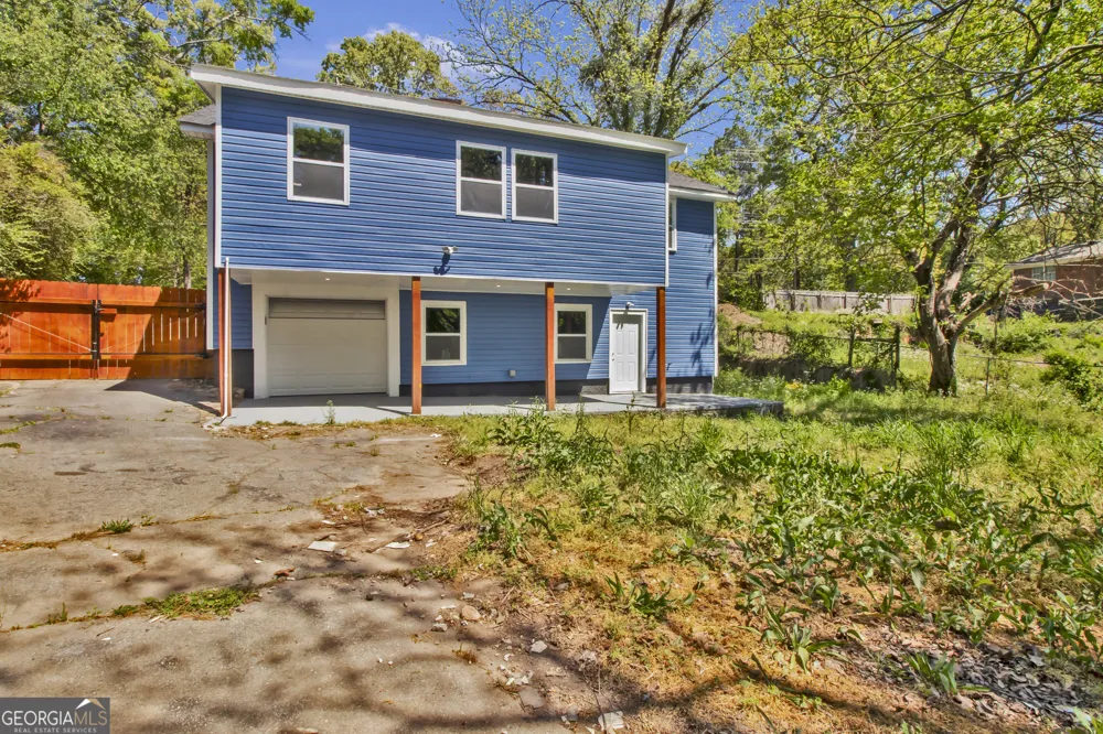 2172 Ben Hill RD East Point, GA 30344