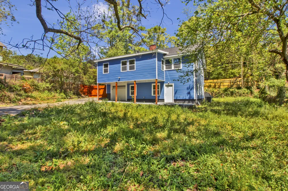 2172 Ben Hill RD East Point, GA 30344