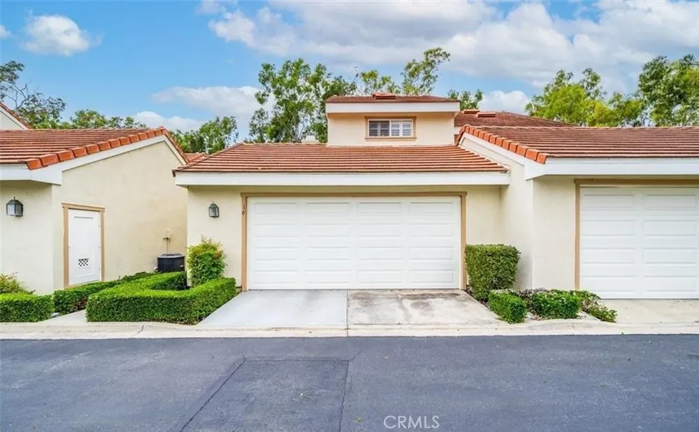 16 Georgetown #8 Irvine, CA 92612