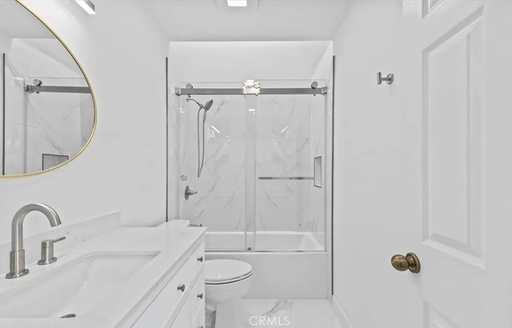 16 Georgetown #8 Irvine, CA 92612