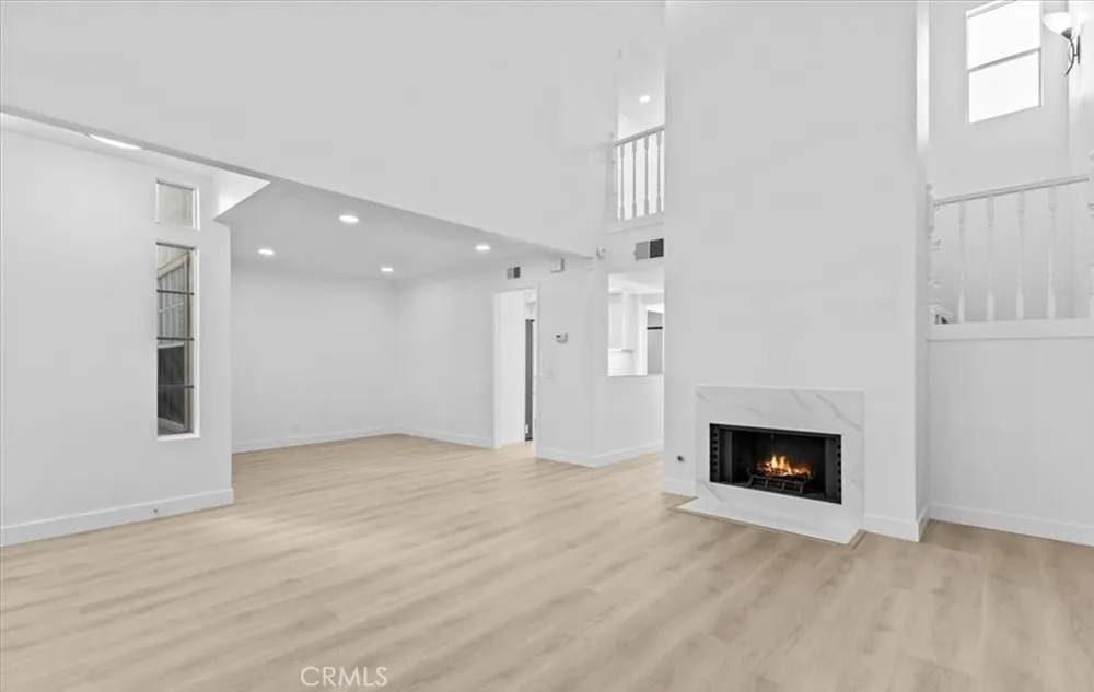 16 Georgetown #8 Irvine, CA 92612