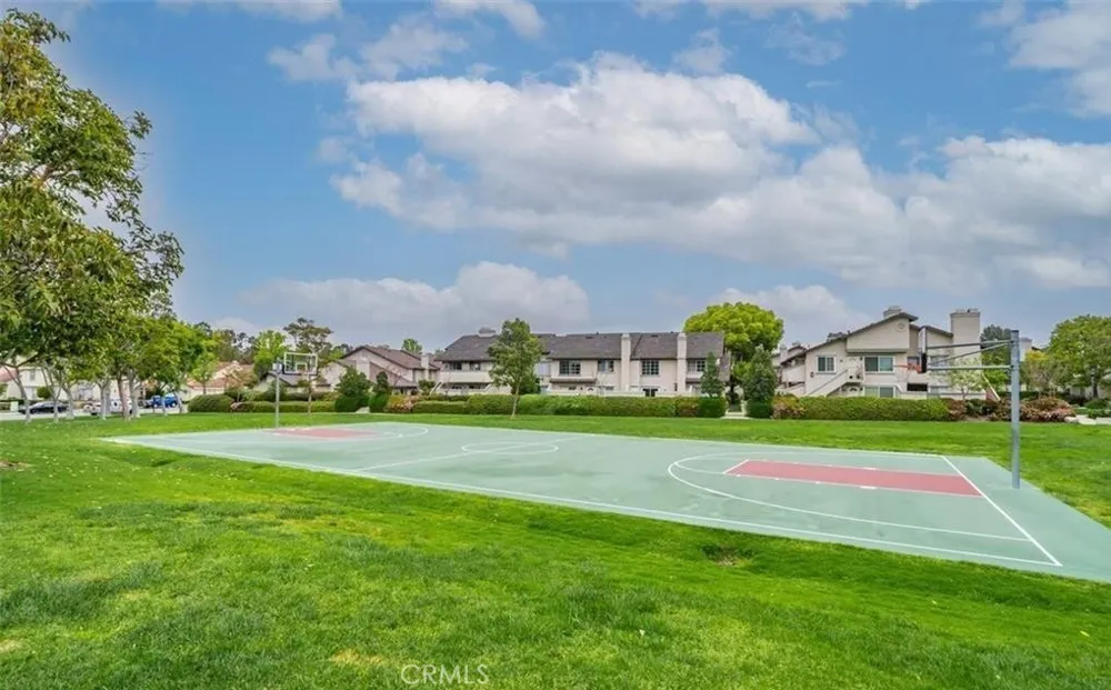 16 Georgetown #8 Irvine, CA 92612