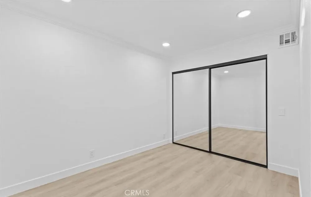16 Georgetown #8 Irvine, CA 92612