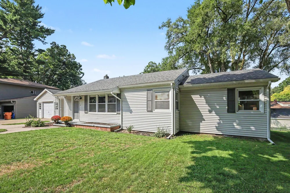 832 Jefferson Street Lowell, MI 49331