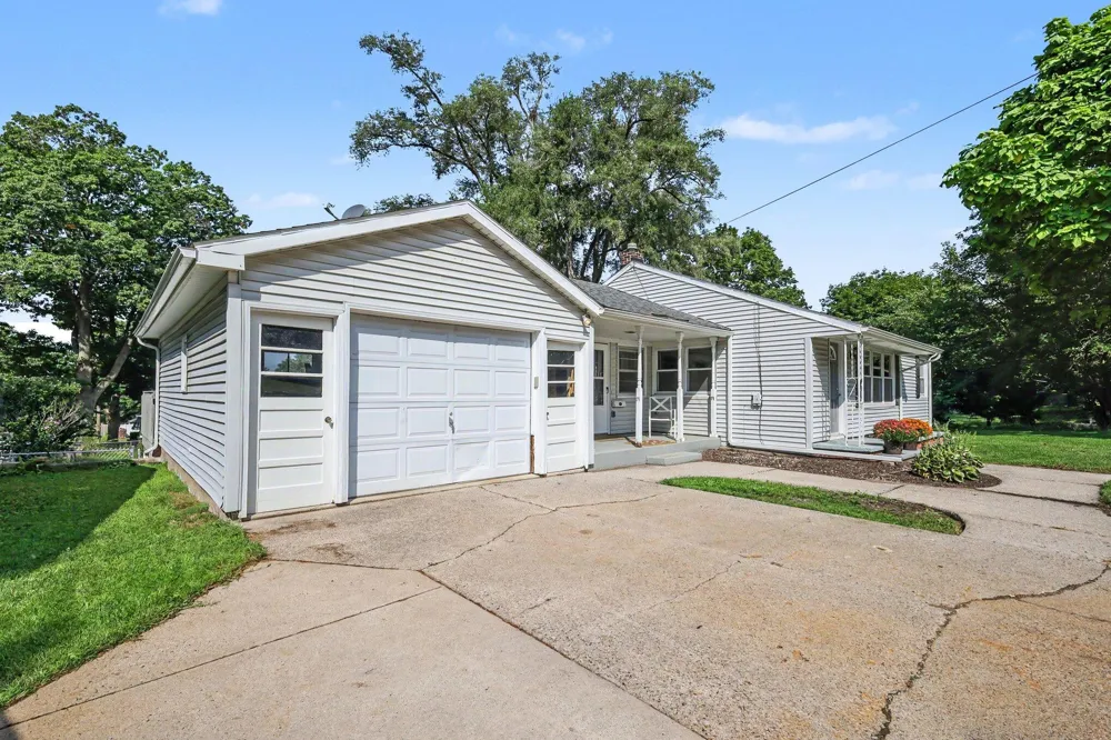 832 Jefferson Street Lowell, MI 49331