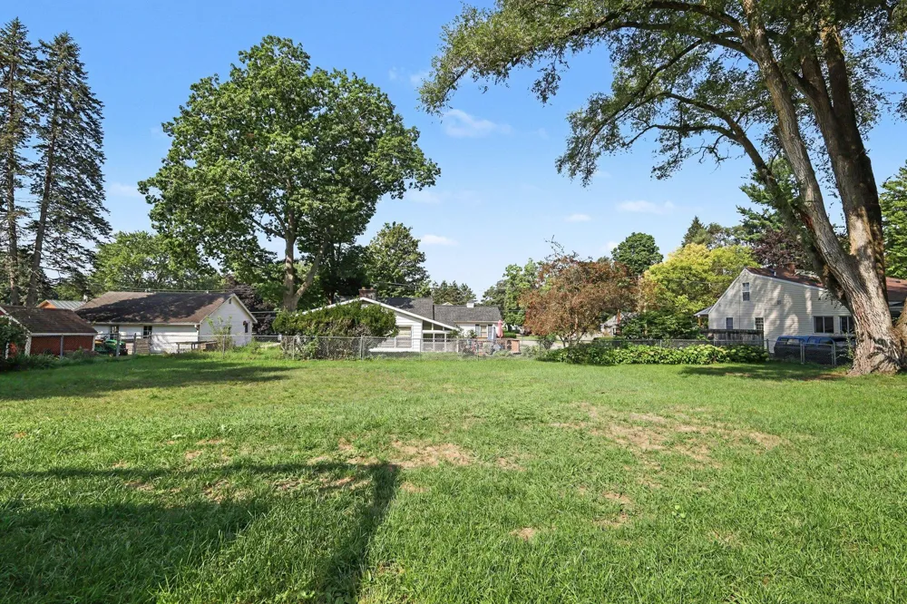 832 Jefferson Street Lowell, MI 49331