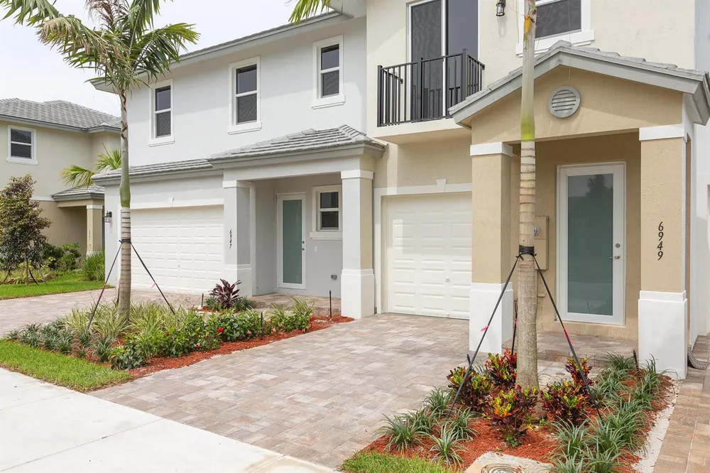 6954 PINES CIRCLE #51 Coconut Creek, FL 33073