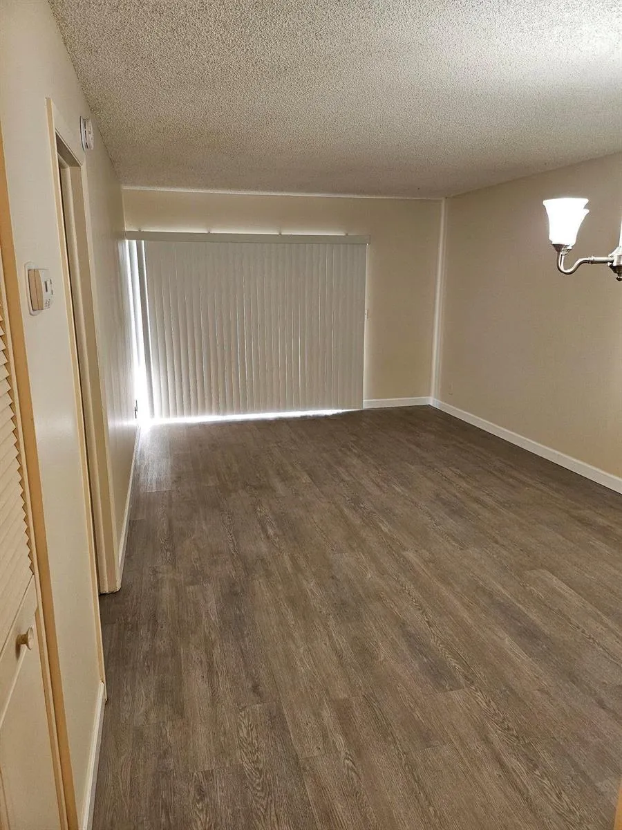2900 NW 46TH AVENUE #105 Lauderdale Lakes, FL 33313
