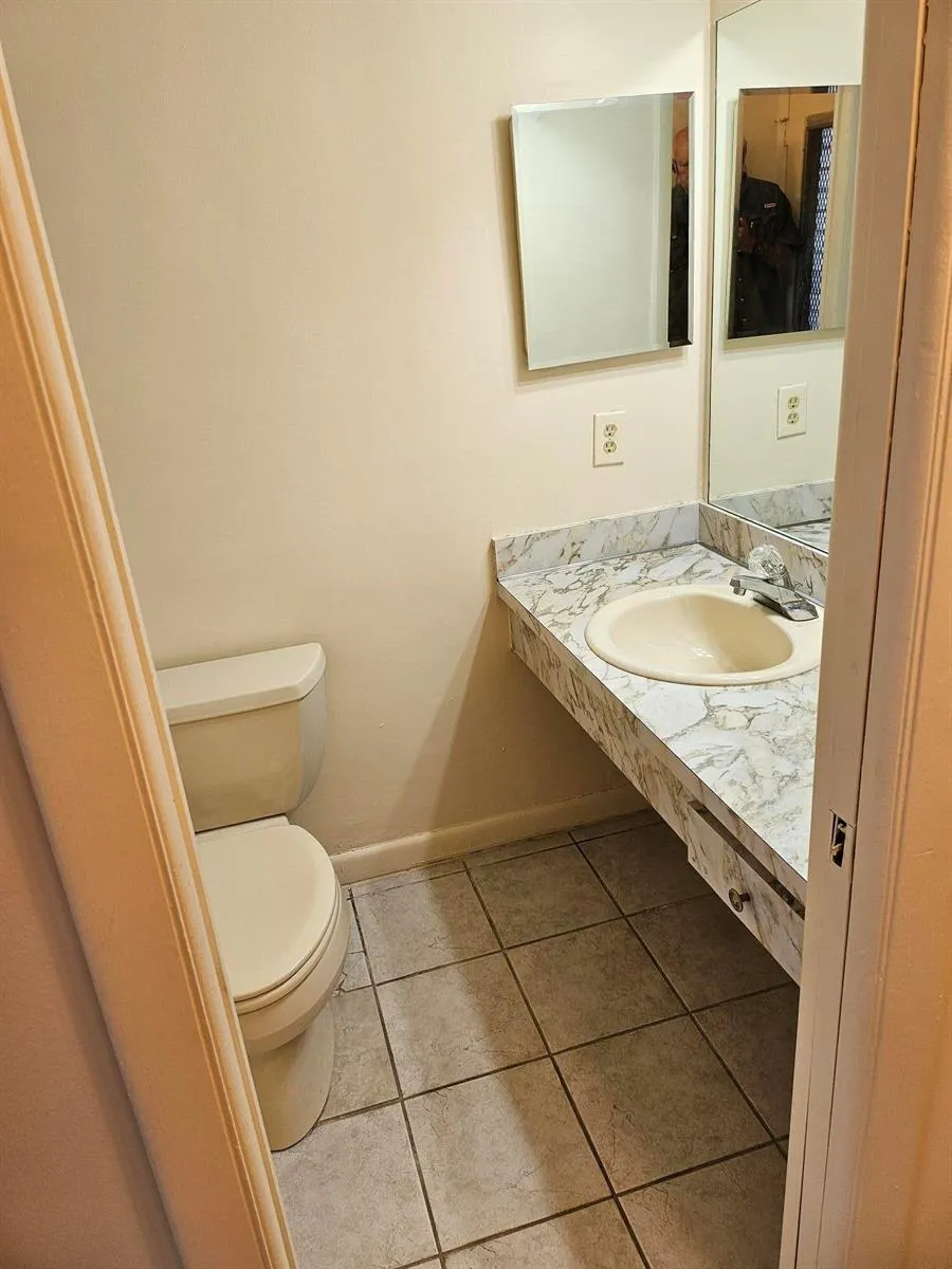 2900 NW 46TH AVENUE #105 Lauderdale Lakes, FL 33313