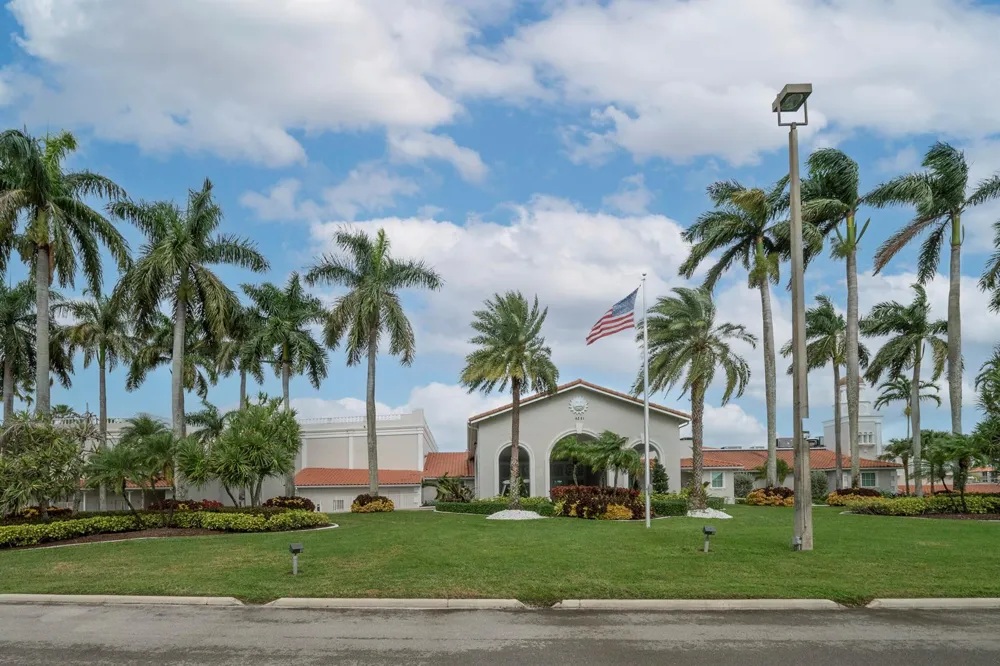 6093 POINTE REGAL CIRCLE #209 Delray Beach, FL 33484