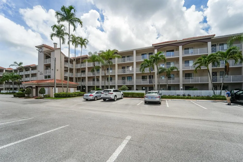 6093 POINTE REGAL CIRCLE #209 Delray Beach, FL 33484
