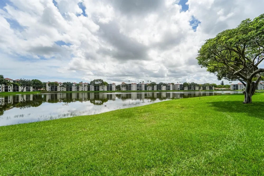 6093 POINTE REGAL CIRCLE #209 Delray Beach, FL 33484