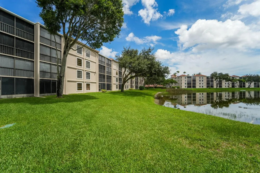 6093 POINTE REGAL CIRCLE #209 Delray Beach, FL 33484