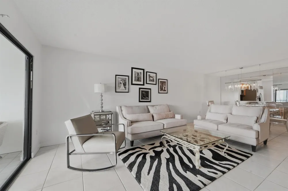 6093 POINTE REGAL CIRCLE #209 Delray Beach, FL 33484