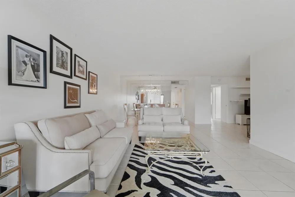 6093 POINTE REGAL CIRCLE #209 Delray Beach, FL 33484