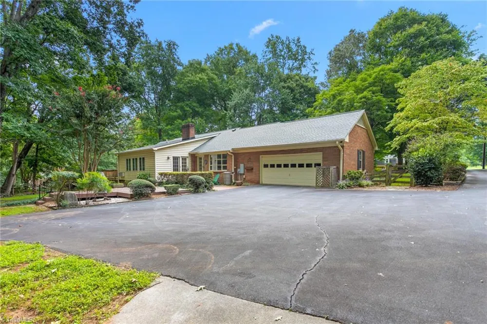 4014 Forest Oaks Lane Mebane, NC 27302