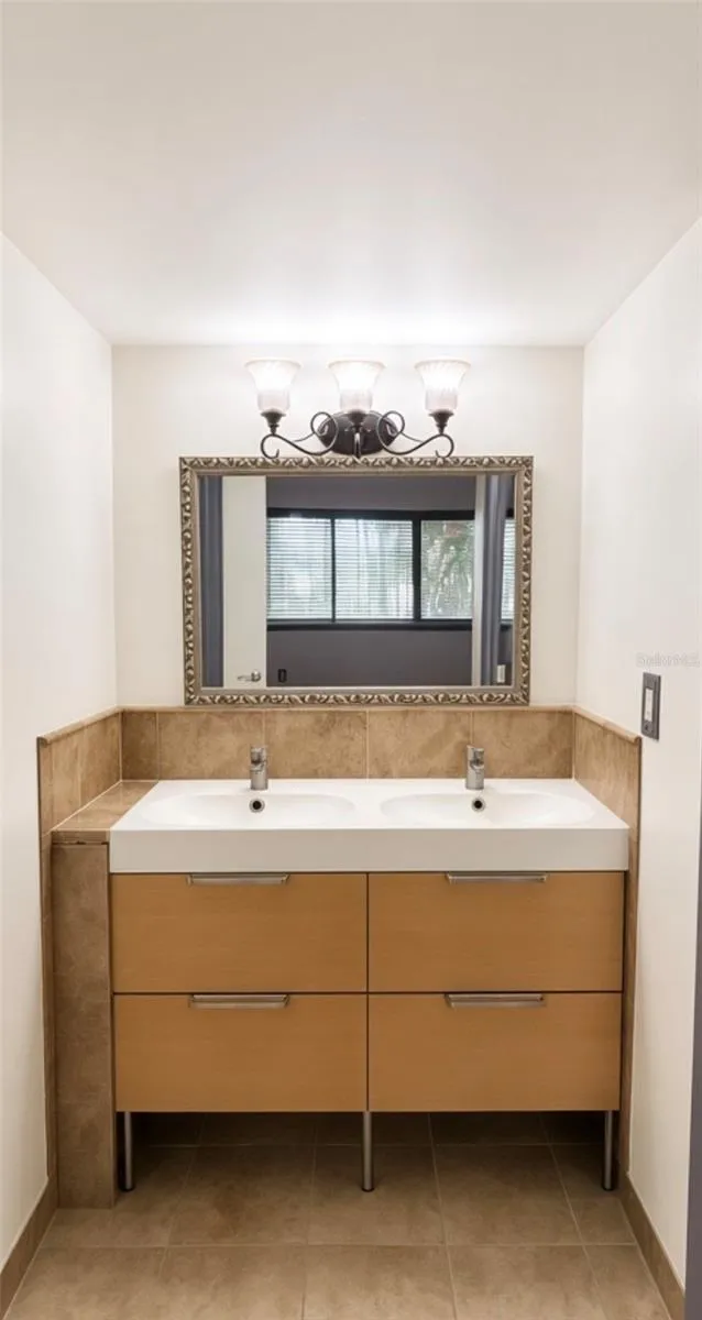 770 VILLAGE LAKE TERRACE #203 St Petersburg, FL 33716