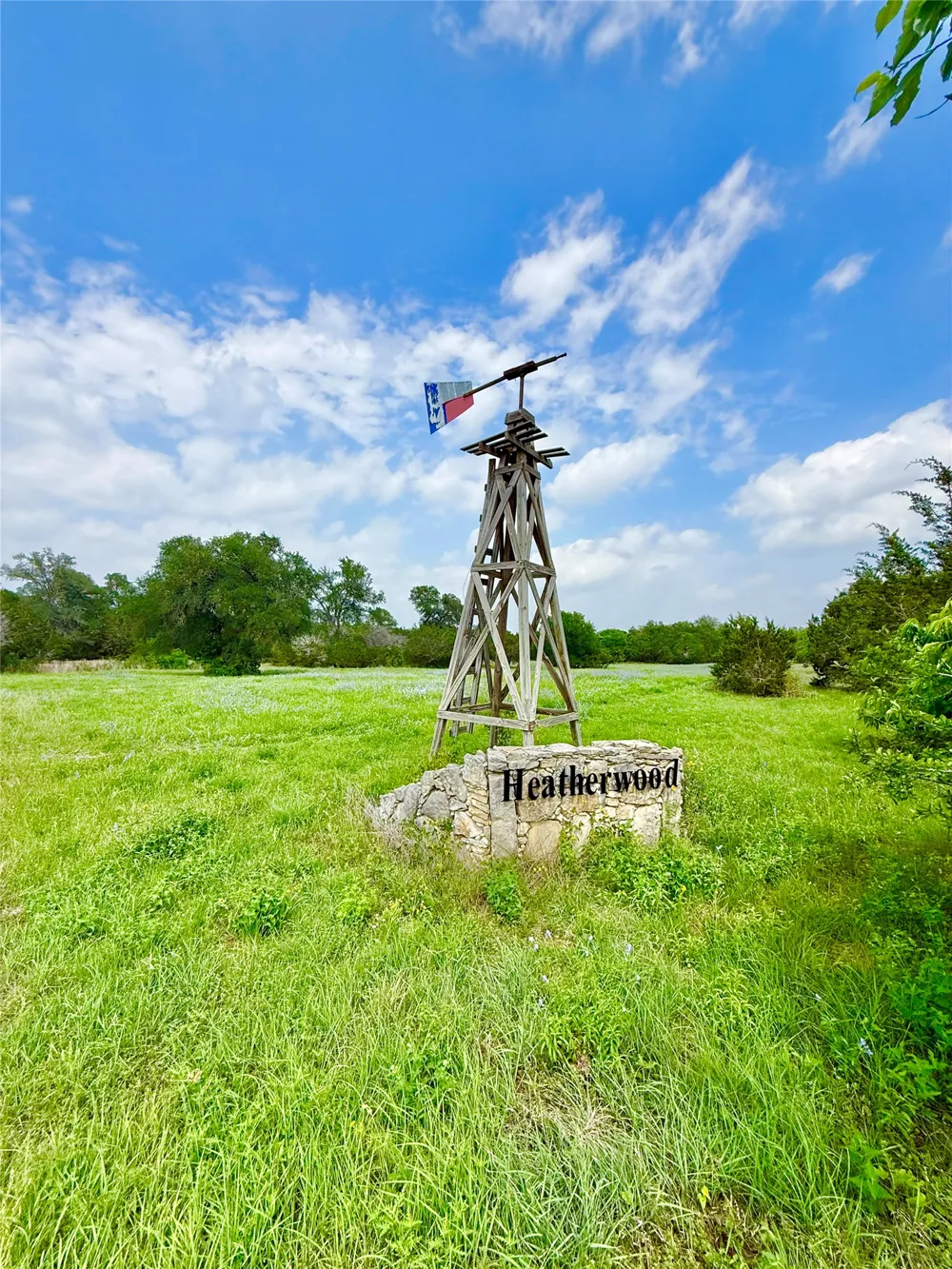 289 Heatherwood Drive Driftwood, TX 78619