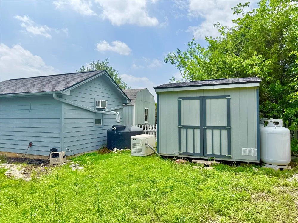 289 Heatherwood Drive Driftwood, TX 78619