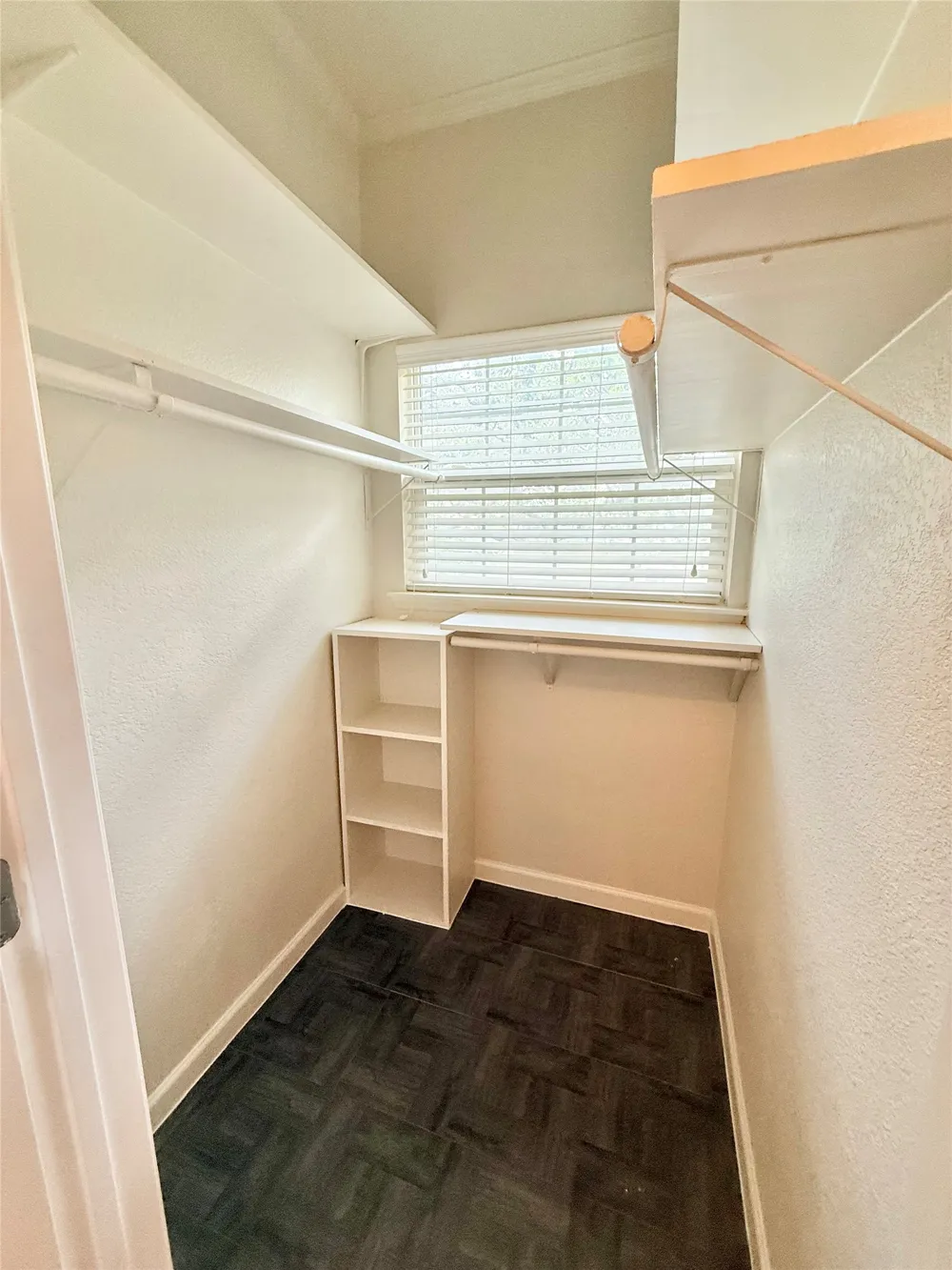 289 Heatherwood Drive Driftwood, TX 78619