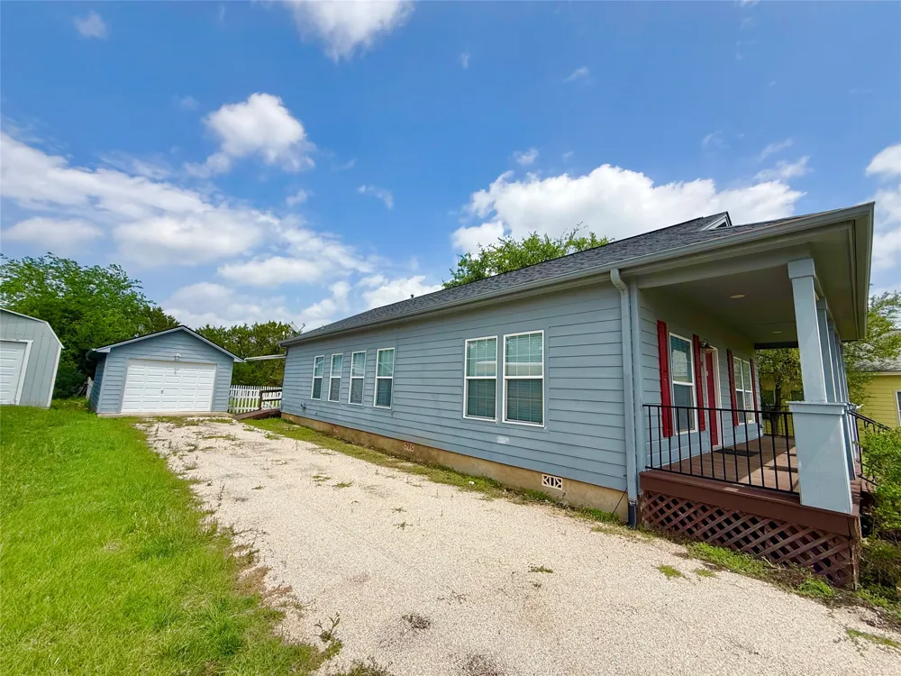 289 Heatherwood Drive Driftwood, TX 78619