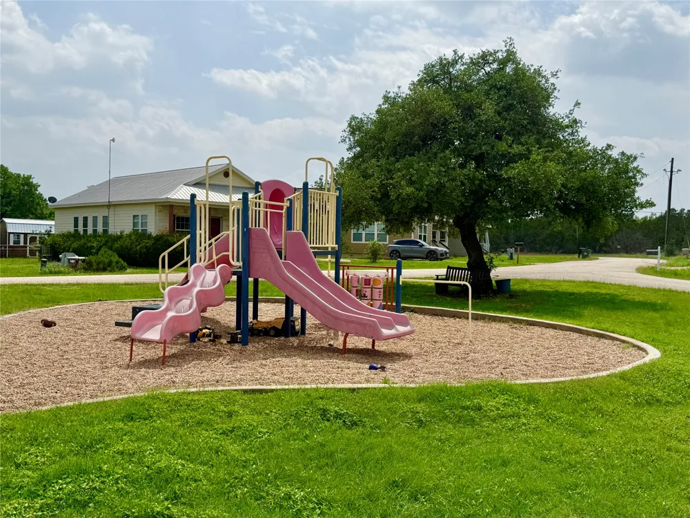 289 Heatherwood Drive Driftwood, TX 78619