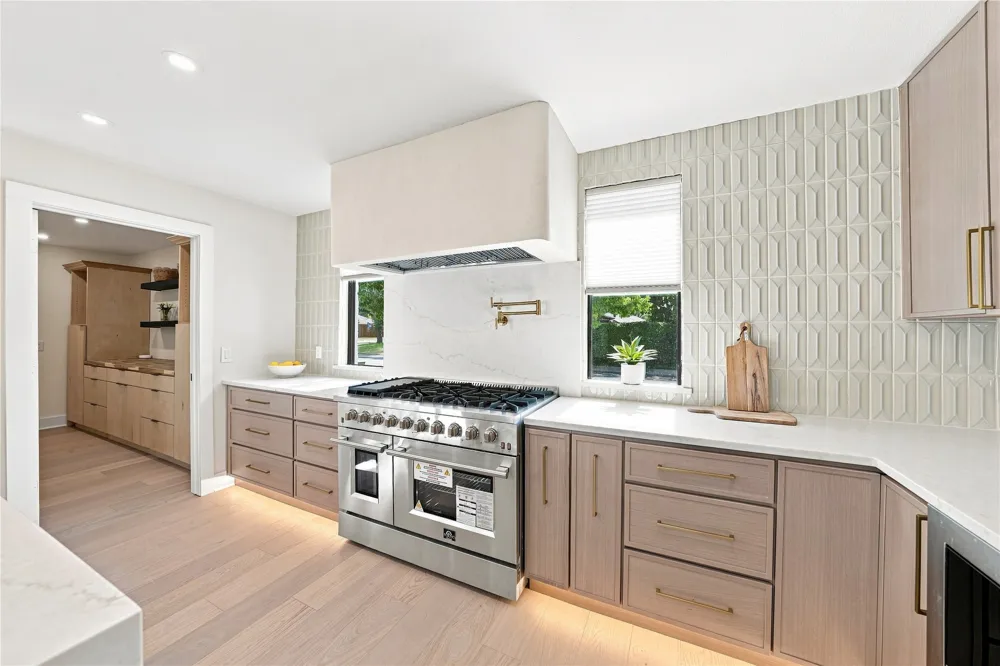 16212 Spring Creek Road Dallas, TX 75248