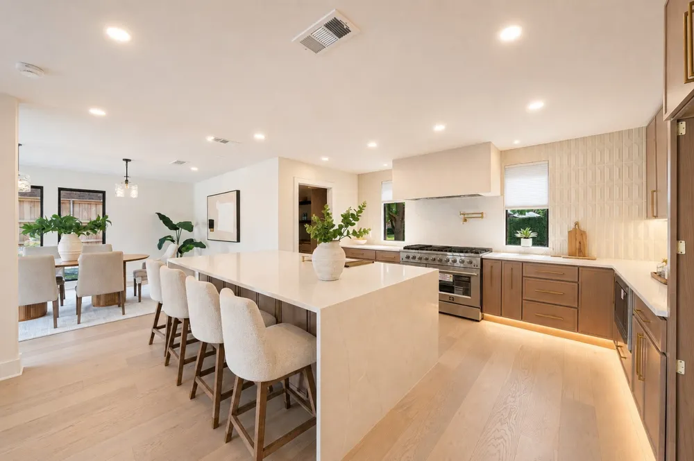 16212 Spring Creek Road Dallas, TX 75248
