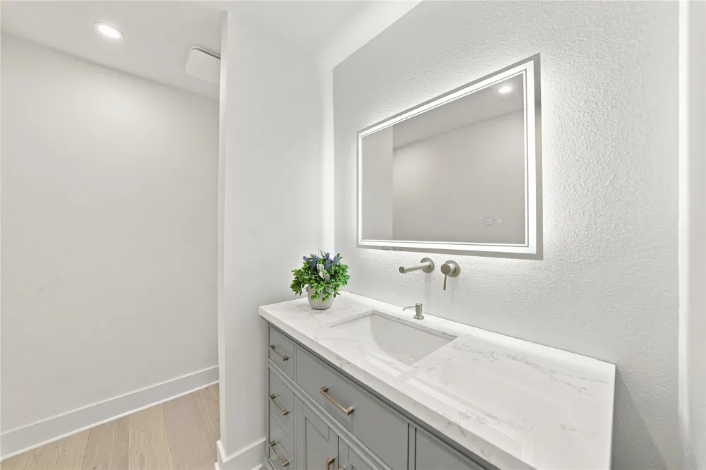 16212 Spring Creek Road Dallas, TX 75248