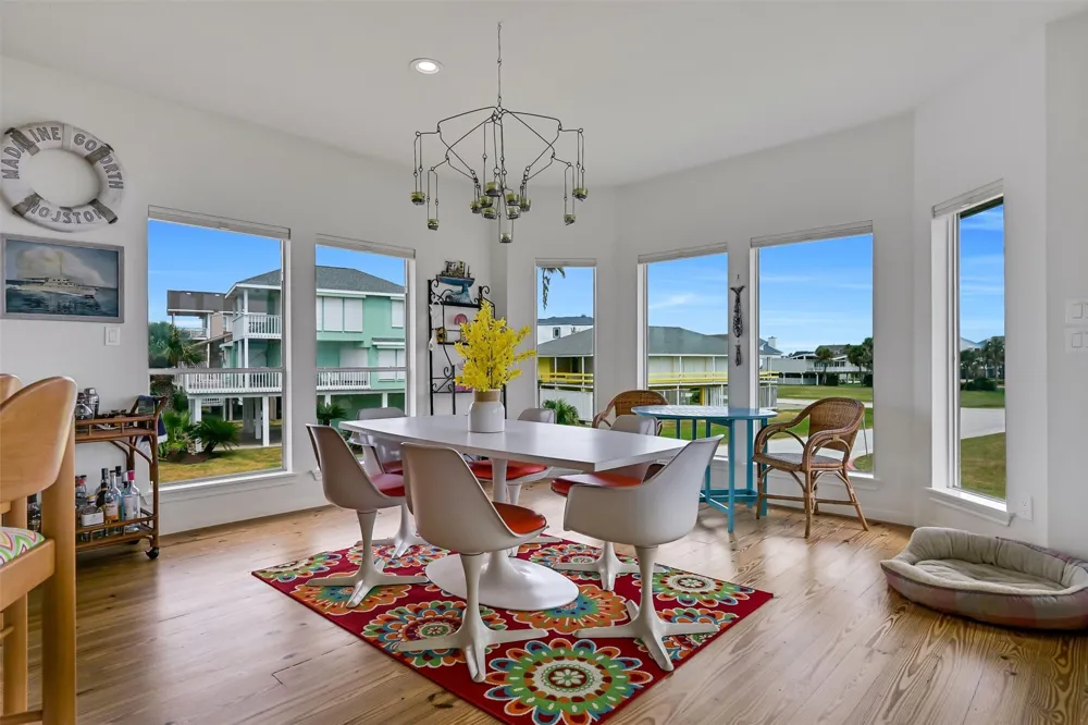 4203 Campeche Court Galveston, TX 77554