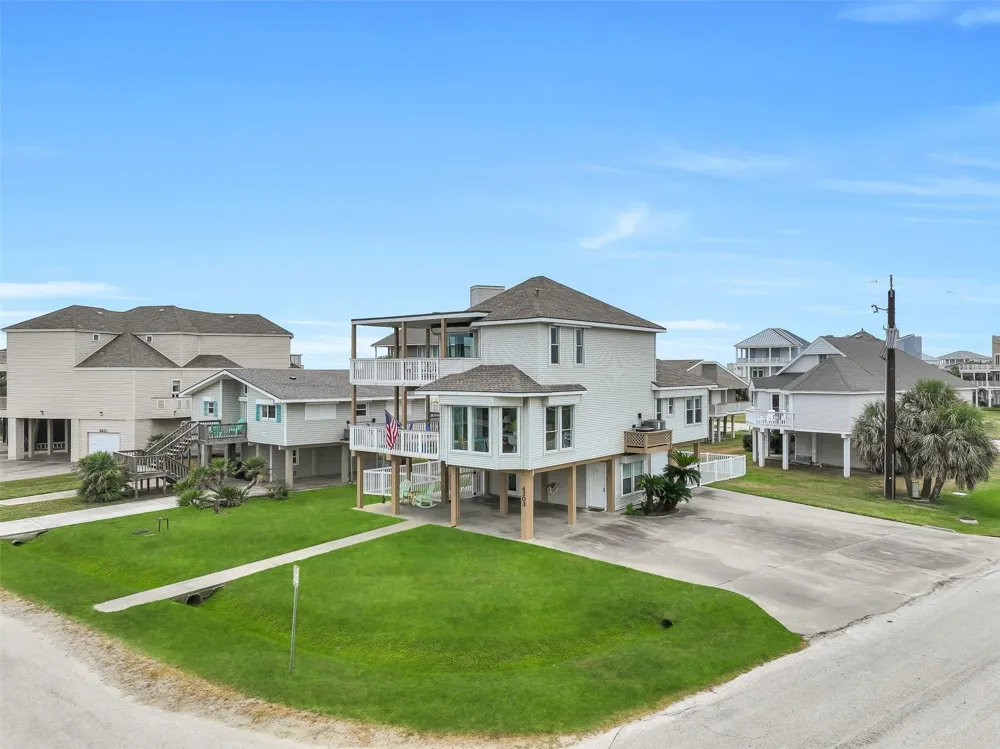 4203 Campeche Court Galveston, TX 77554