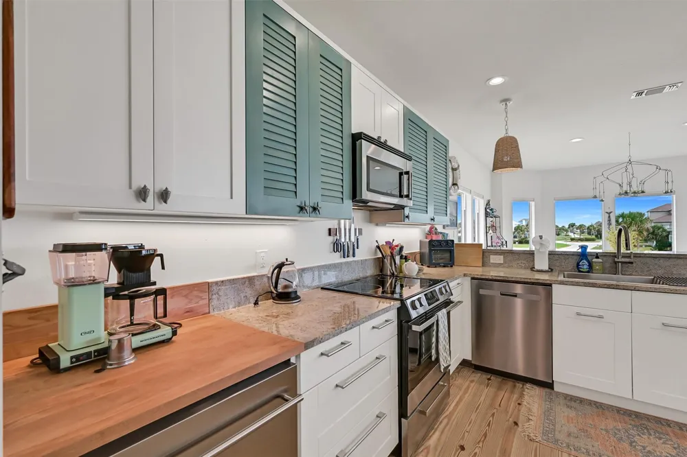 4203 Campeche Court Galveston, TX 77554