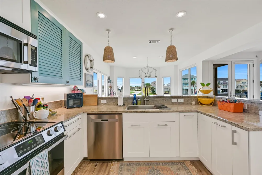 4203 Campeche Court Galveston, TX 77554