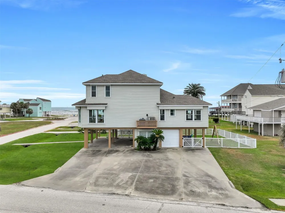 4203 Campeche Court Galveston, TX 77554