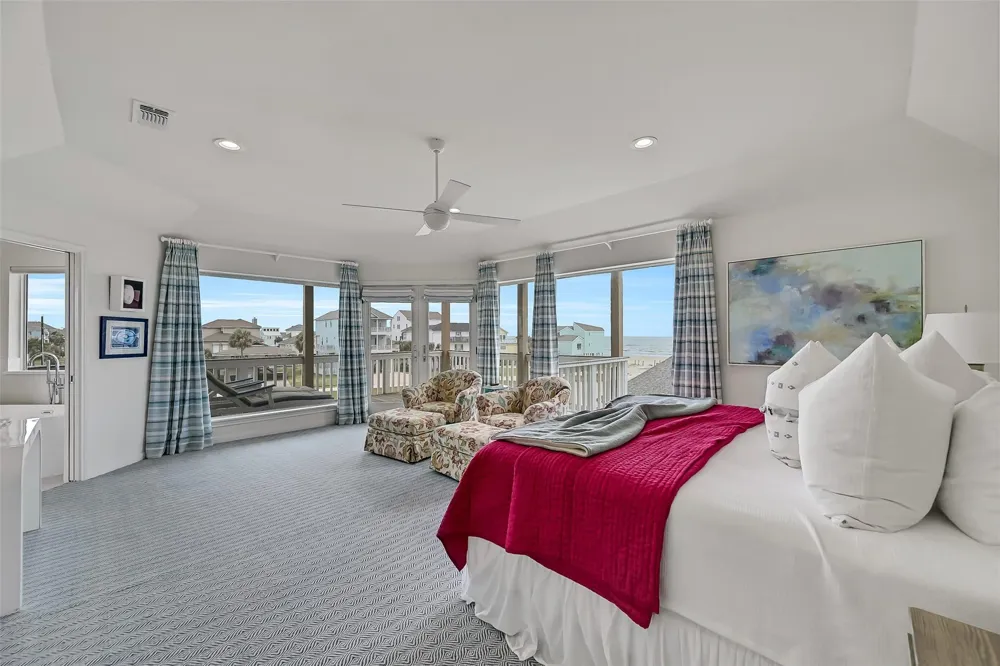 4203 Campeche Court Galveston, TX 77554