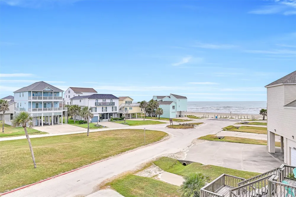 4203 Campeche Court Galveston, TX 77554