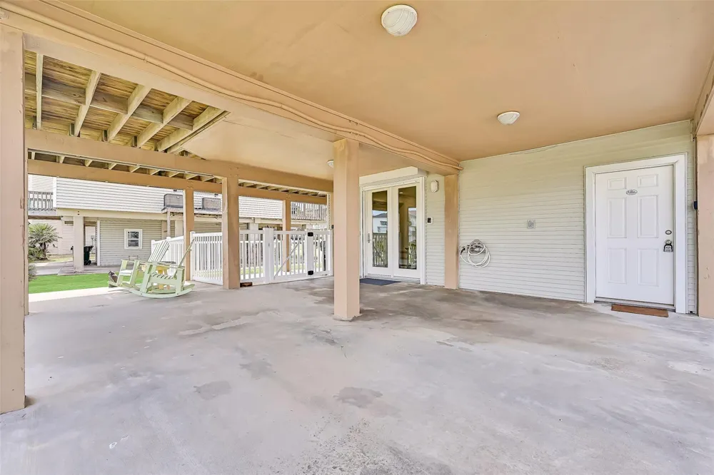 4203 Campeche Court Galveston, TX 77554