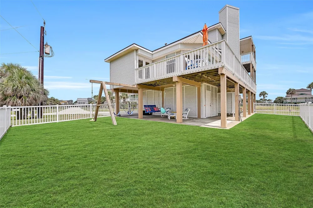 4203 Campeche Court Galveston, TX 77554