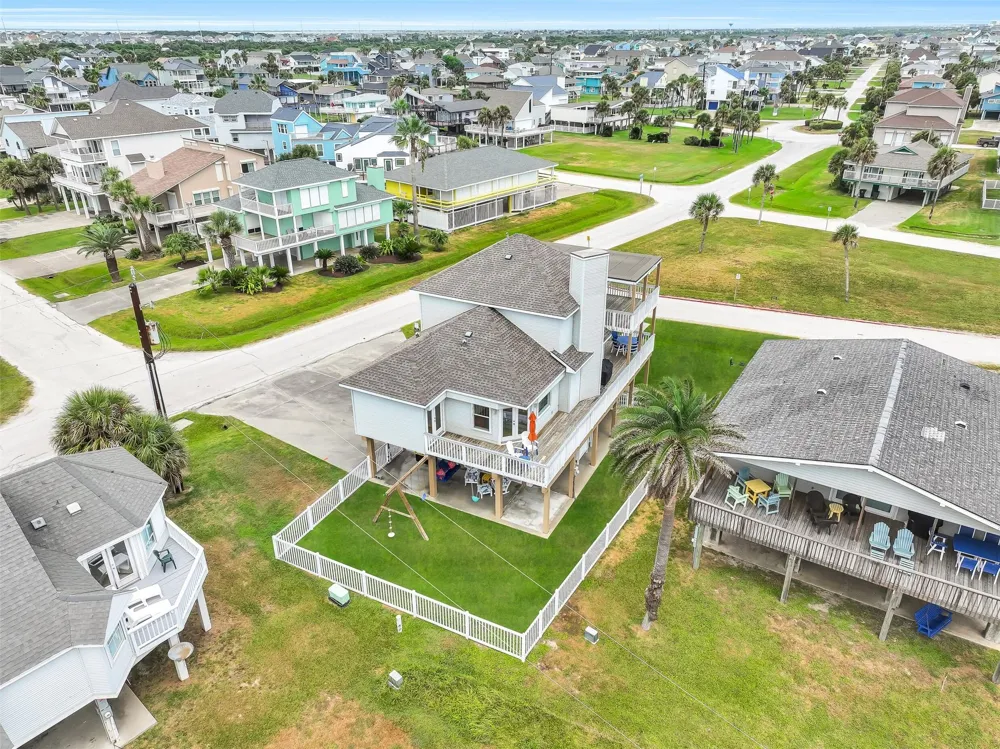 4203 Campeche Court Galveston, TX 77554
