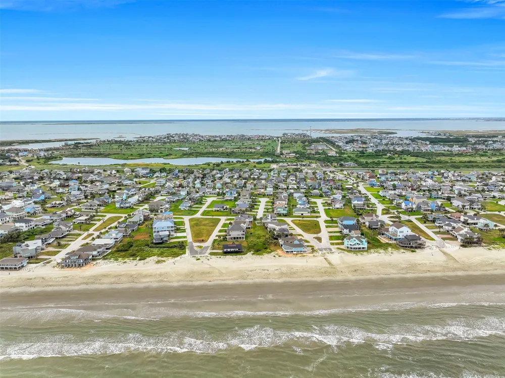 4203 Campeche Court Galveston, TX 77554