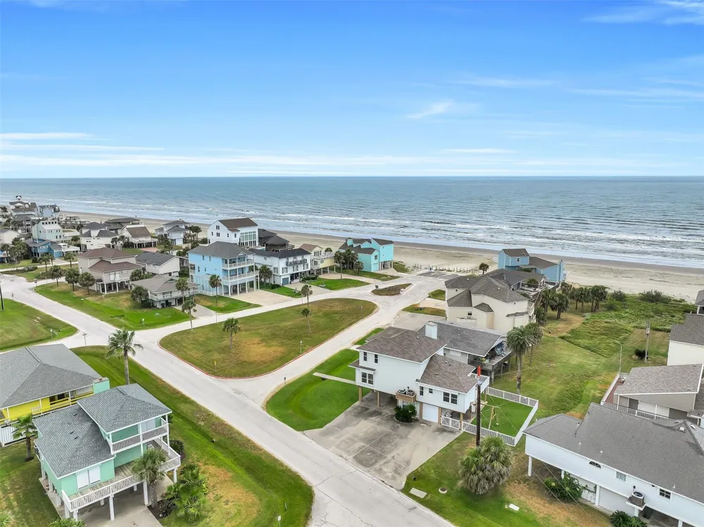 4203 Campeche Court Galveston, TX 77554