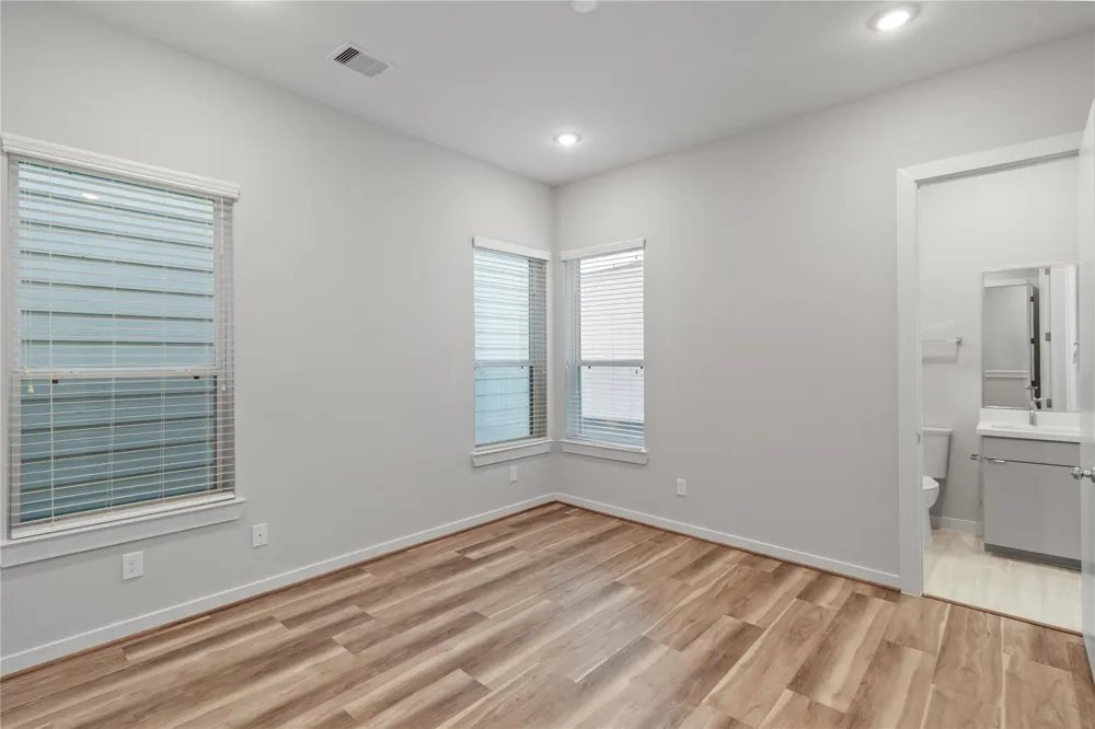 608 Thornton Oaks Lane Houston, TX 77018