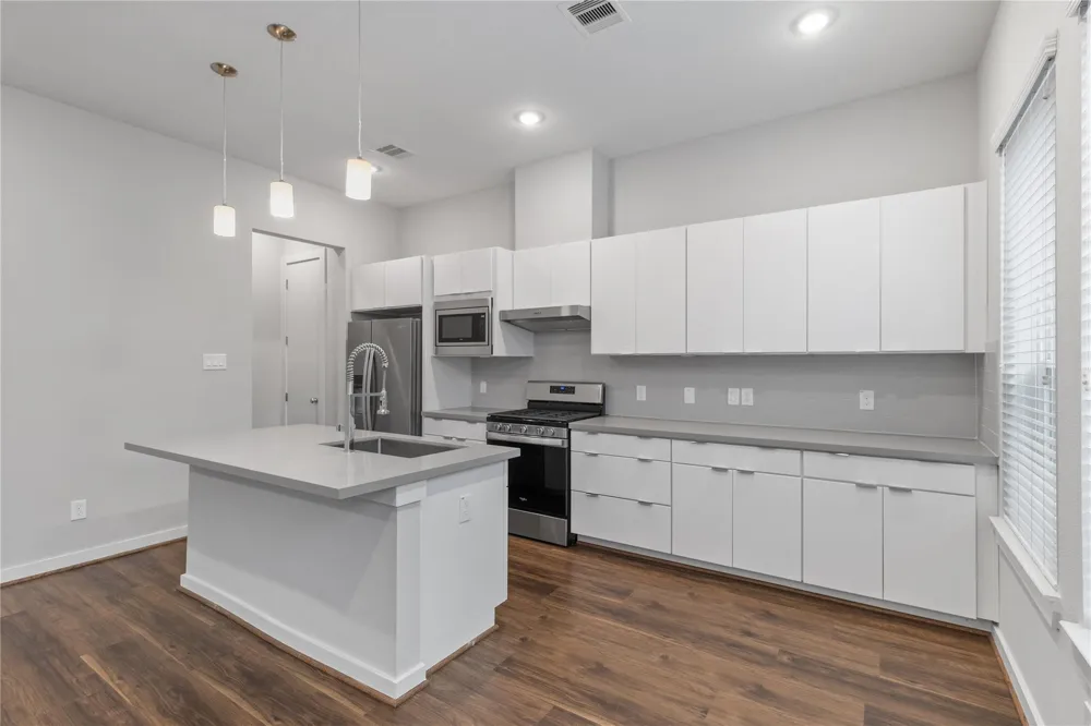 608 Thornton Oaks Lane Houston, TX 77018
