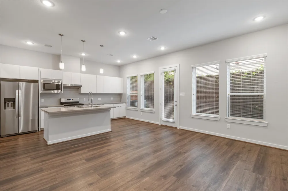 608 Thornton Oaks Lane Houston, TX 77018