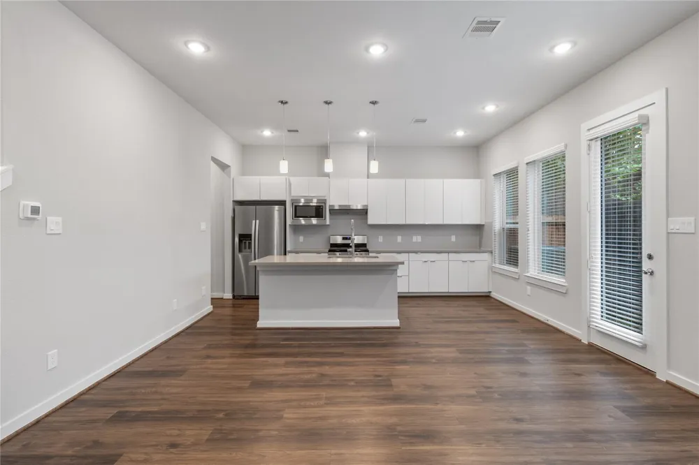 608 Thornton Oaks Lane Houston, TX 77018