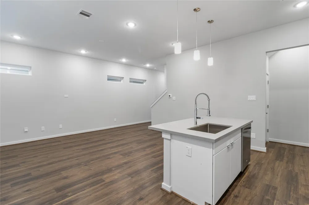 608 Thornton Oaks Lane Houston, TX 77018