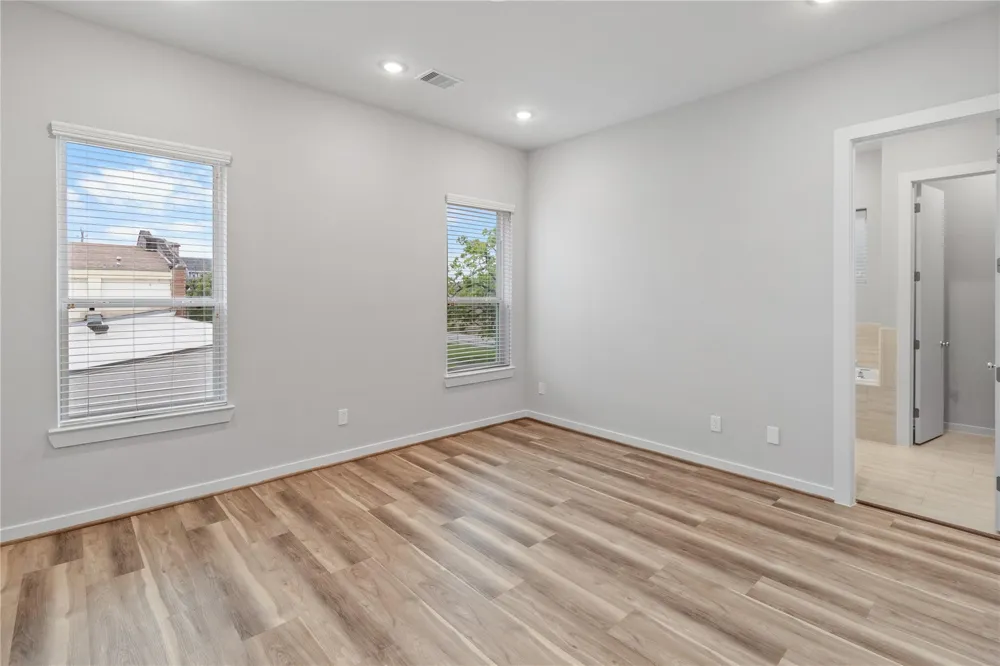 608 Thornton Oaks Lane Houston, TX 77018