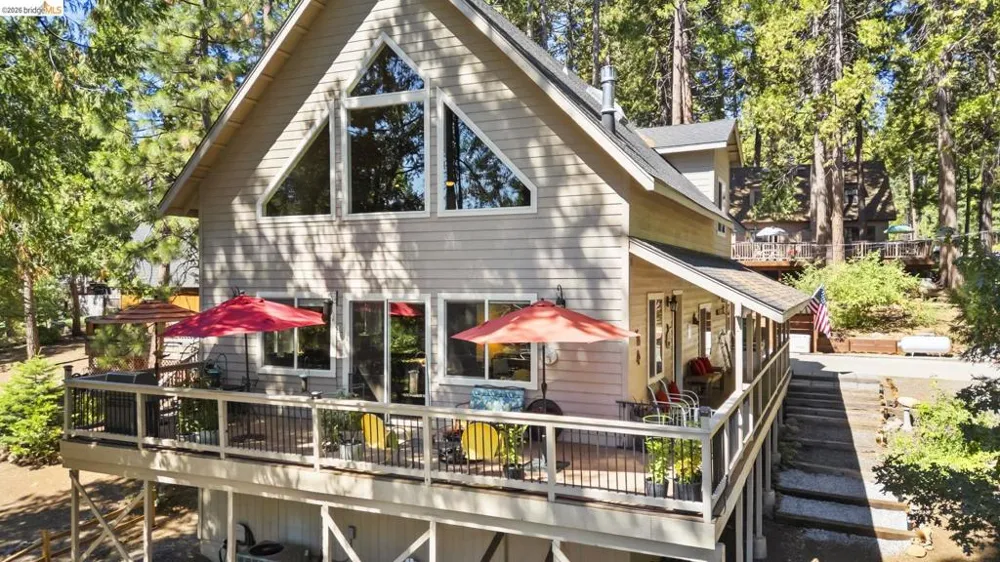 24822 Quartz Ave Mi Wuk Village, CA 95346